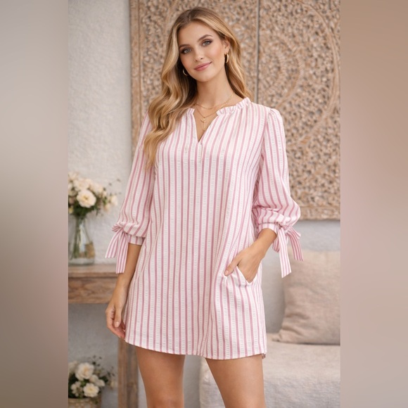 entro Dresses & Skirts - Entro White & Pink Stripe SearSucker Mini Dress, Exaggerated Balloon Sleeves